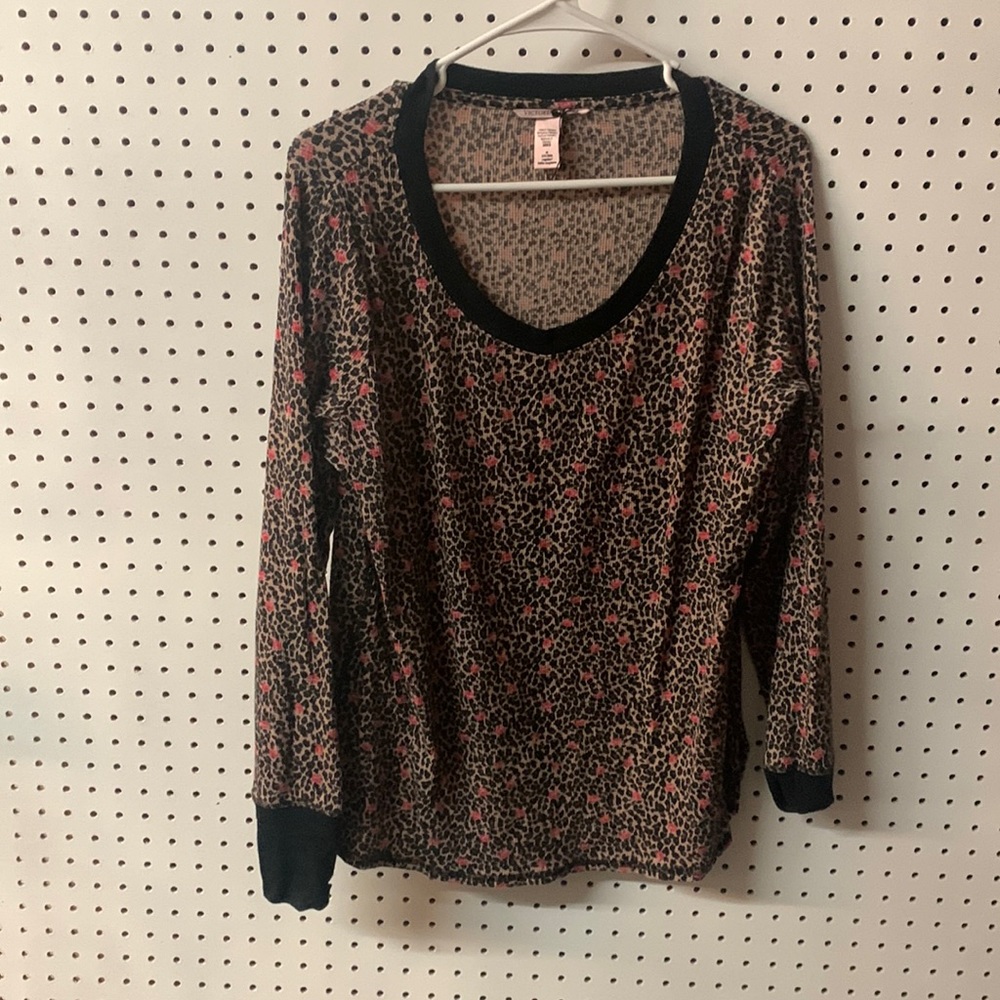 Victoria’s Secret lite shirt size medium
